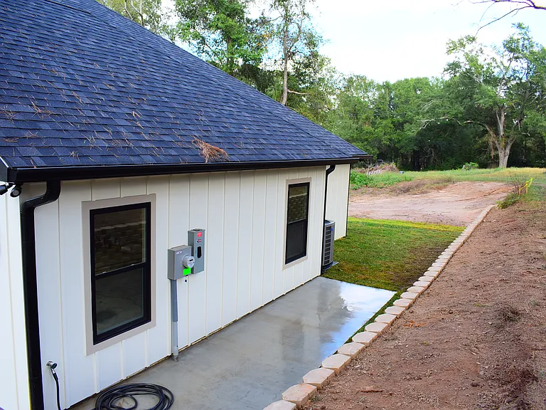 2713 Sullivan Dr — Photo 3
