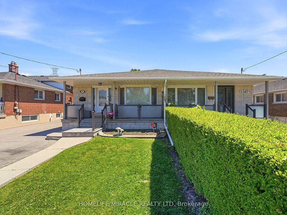 1st image of 1585 Coram Cres