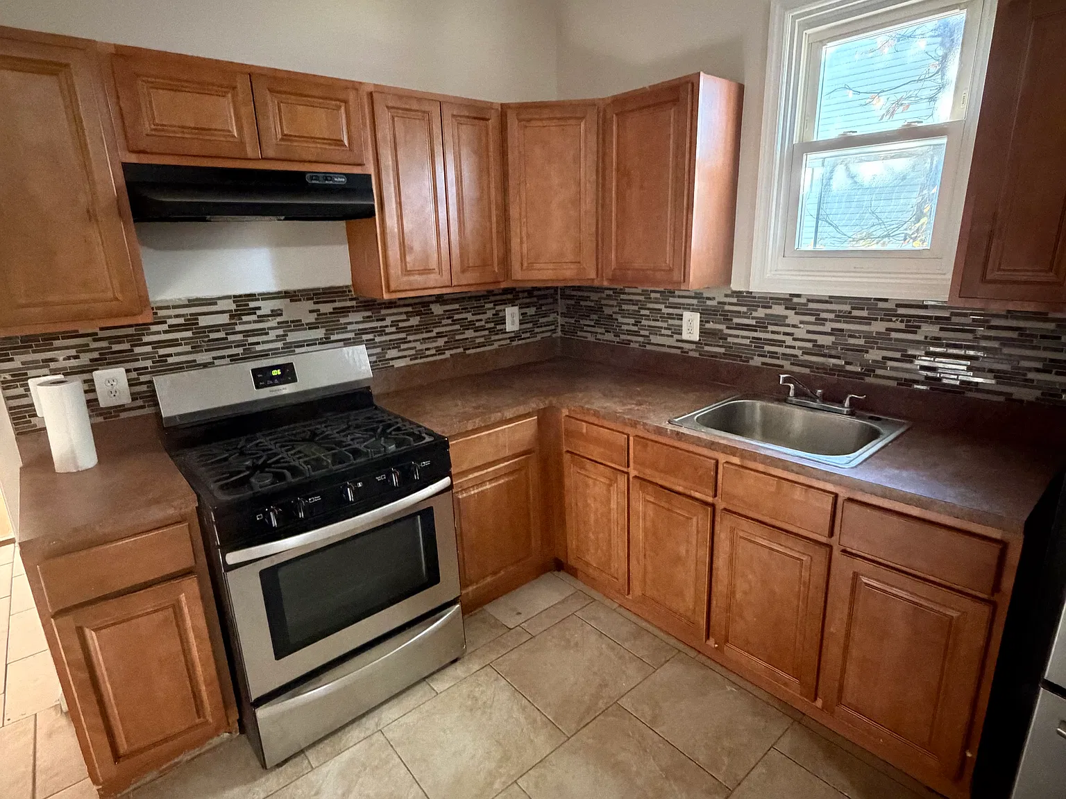 3 bed, $2,600 — Photo 2