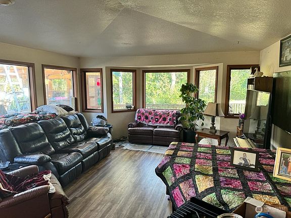 2nd image of 15227 312th Avenue NE