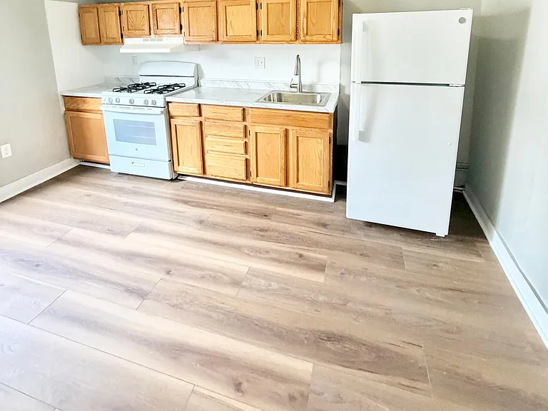 24 Shelter St #2 — Photo 1