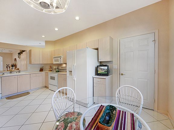 5th image of 10720 Royal Caribbean Cir