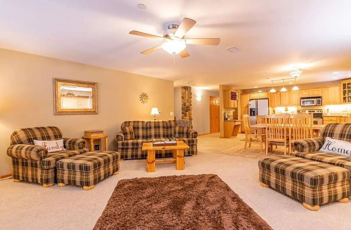 3 bed, 2238 sqft, $2,000 — Photo 4