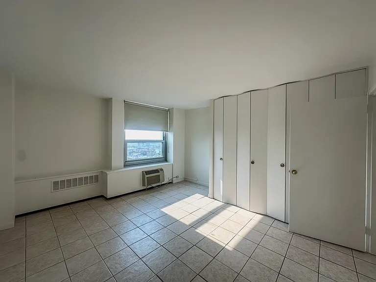 1255 N Sandburg Ter #2403 — Photo 14