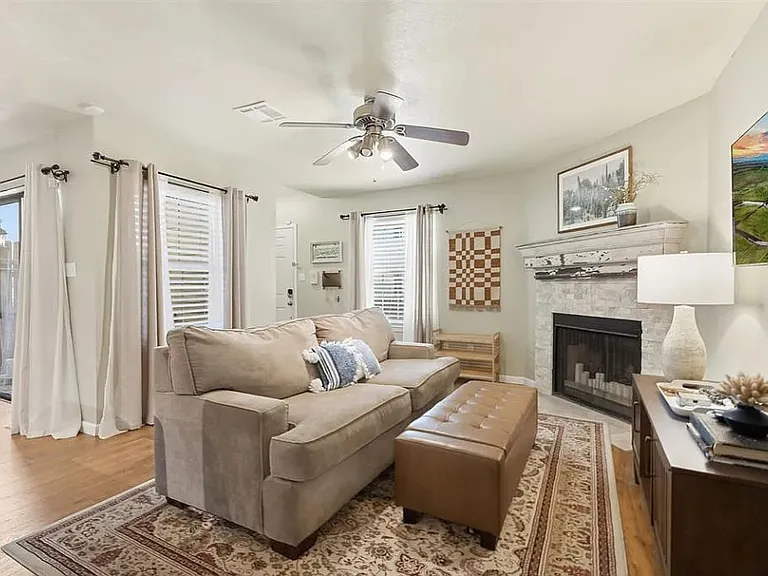 1518 Vine St #2 — Photo 3