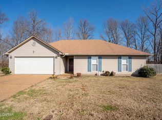 8 Roxbury Dr, Jackson, TN 38305