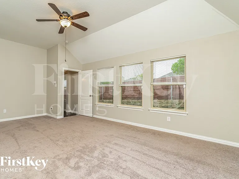 413 Pheasant Hill Ln — Photo 11