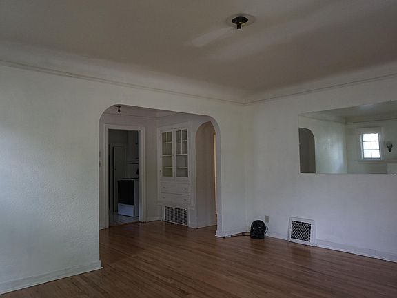 2nd image of 420 Burlington Ave
