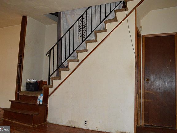 3rd image of 118 W Edgevale Rd