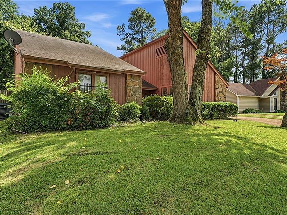 2nd image of 6575 Birch Run Ln