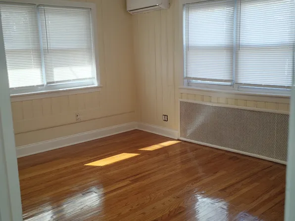 5230 Rexford Rd #1, Philadelphia, PA 19131