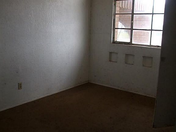 3rd image of 6343 Cherbourg Ave