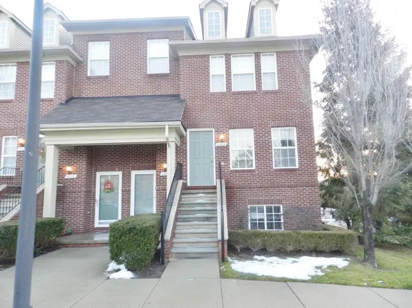23200 Poplar Dr #1, Southfield, MI 48075