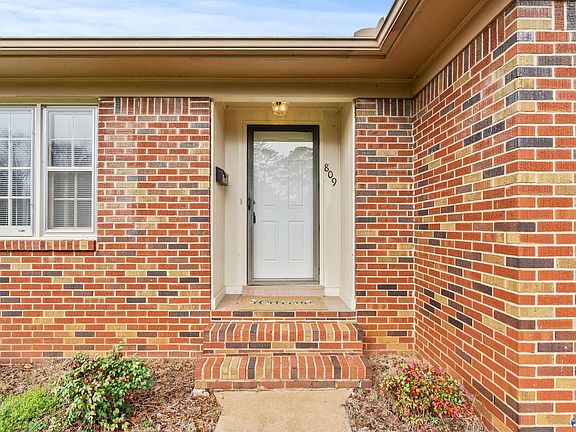 5th image of 809 13th Ave SE