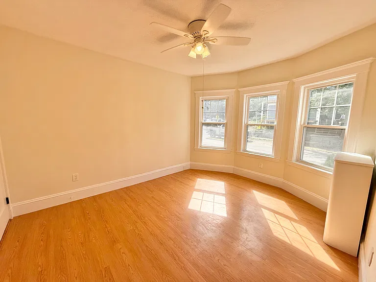 201 Maplewood St #1 — Photo 12
