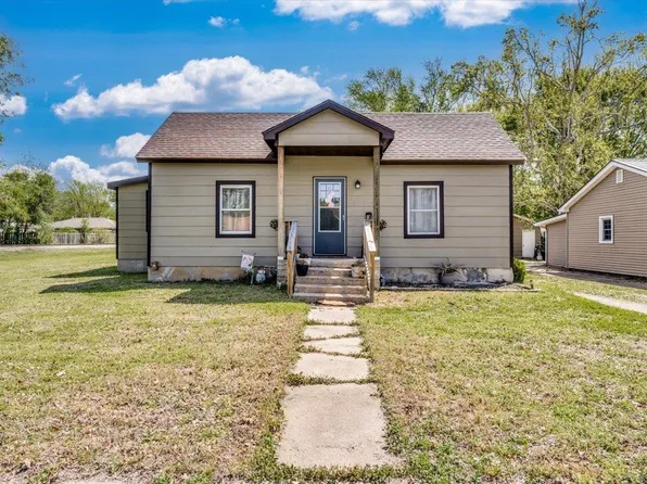 1520 Broadway St, Winfield, KS 67156