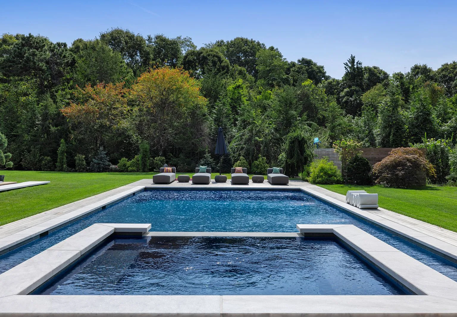 Designers Own Contemporary Dream House, Nearly New, Tennis! — Photo 3