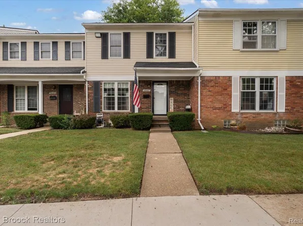 36467 Park Place Dr #64, Sterling Heights, MI 48310