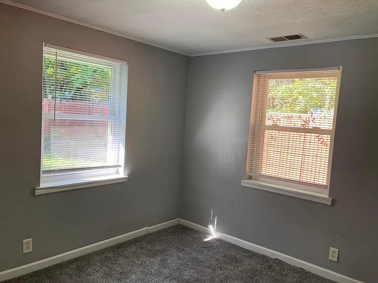 827 W Berry Ave — Photo 11