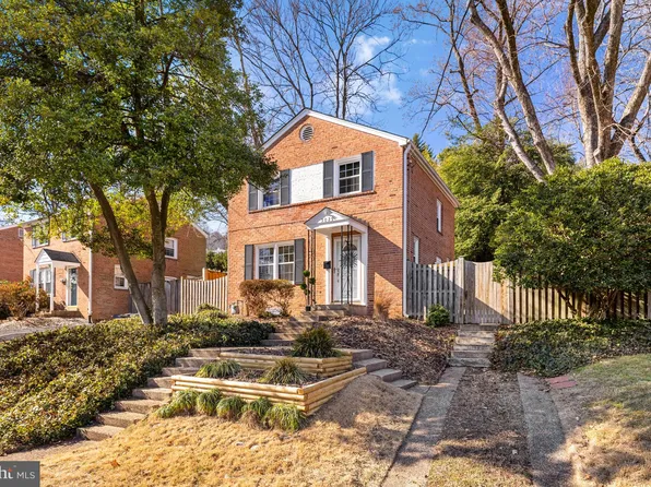 5029 12th St S, Arlington, VA 22204
