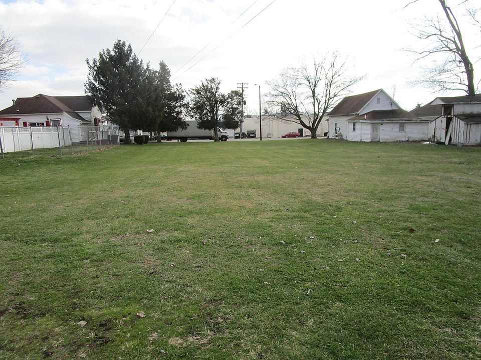 2nd image of 1132 E Temple St Lot 42