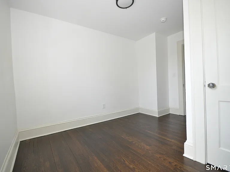 20 Mountain St — Photo 14