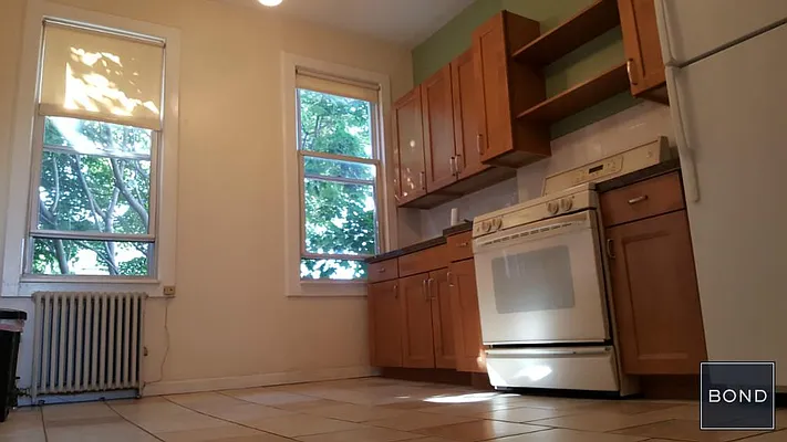 Rented by Bond New York | media 31