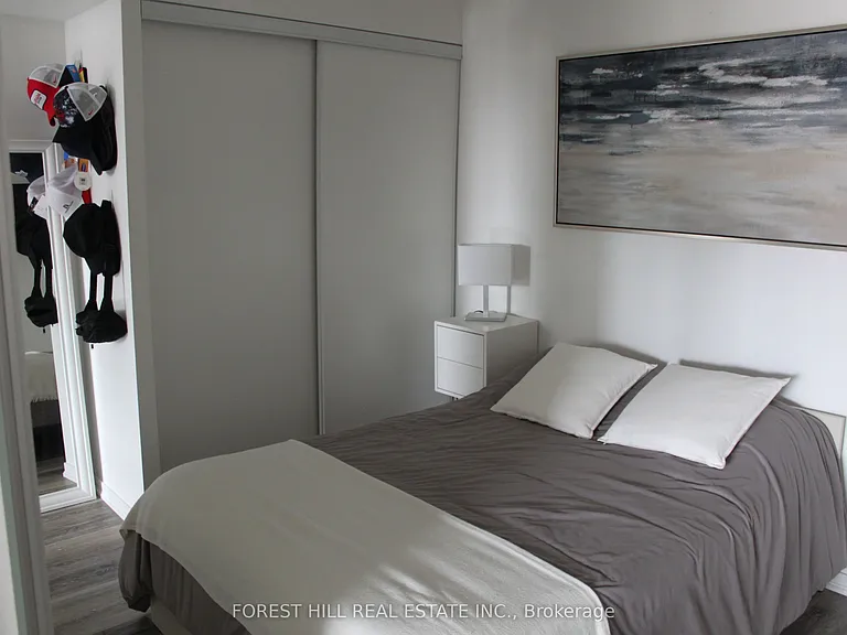20 Joe Shuster Way #915 — Photo 10
