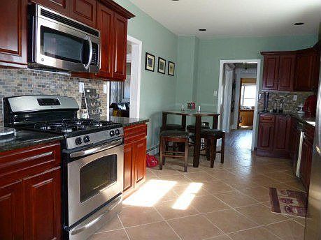 Eat-in Kitchen