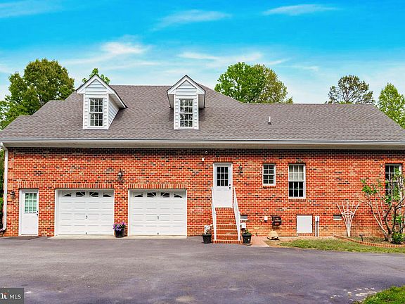 2nd image of 11029 Brookhollow Dr