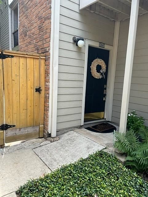 1st image of 2001 Bering Dr APT 3J