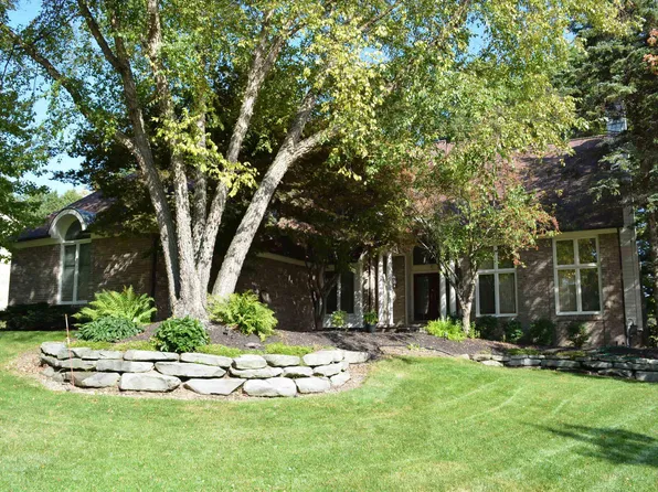 258 Indian Trl, Lake Orion, MI 48362