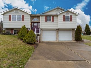 2322 The Cir, Washington, PA 15301