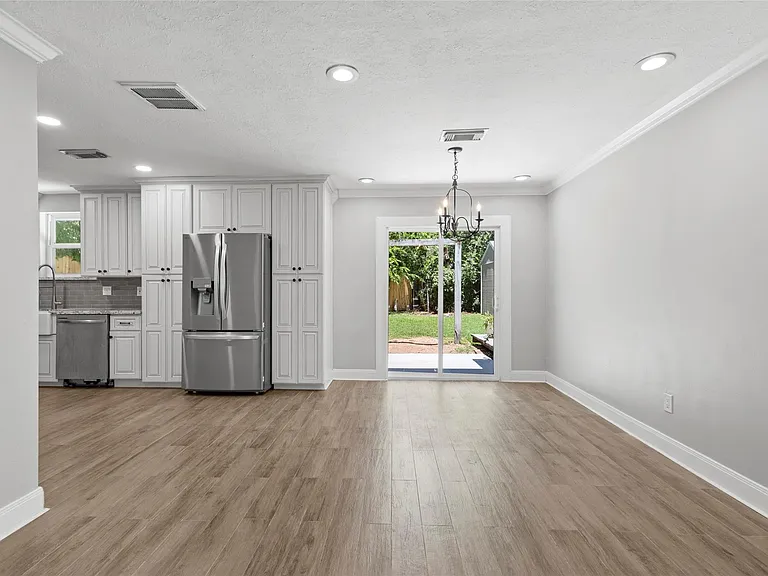 510 Brandywyne Dr — Photo 8