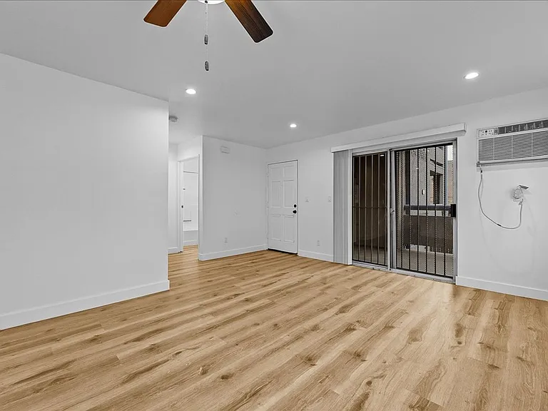 2730 W Temple St #101 — Photo 3