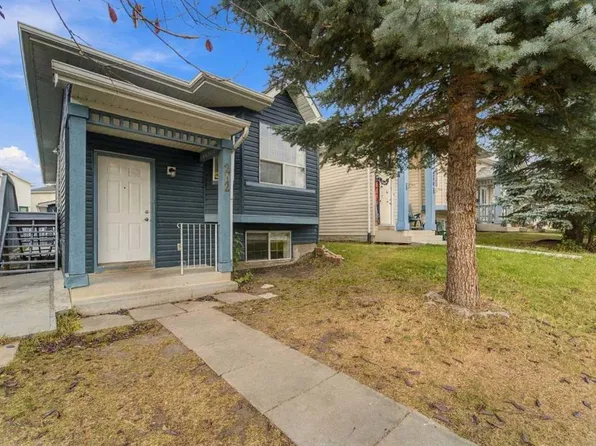 212 E Coral Springs Cir NE, Calgary, AB T3J 3P6