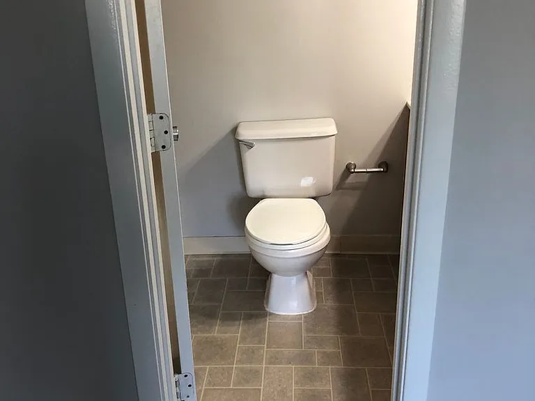 Coventry Court West Apartments — Photo 96