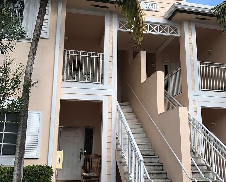 1st image of 2741 NE 4th St #1021