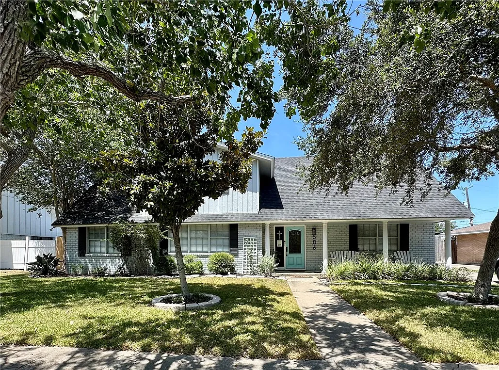 4 bed, 2.5 bath, 3066 sqft, $3,200 — Photo 1