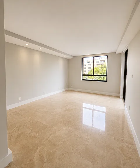 161 Crandon Blvd #326 — Photo 7