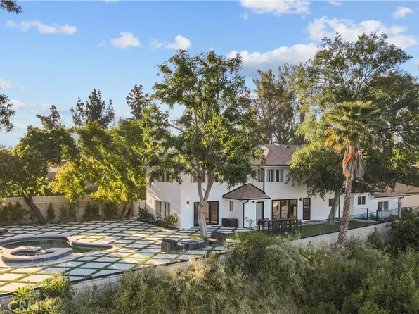 19538 Redwing St, Tarzana, CA 91356