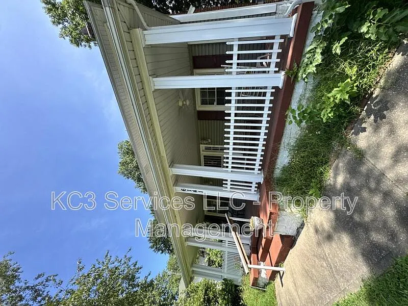 3 bed, 2.0 bath, 1878 sqft, $1,695 — Photo 3