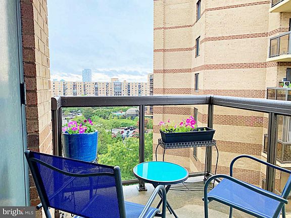 3rd image of 8340 Greensboro Dr APT 812