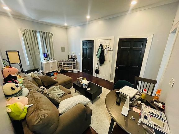 2nd image of 14-19 Astoria Blvd #2