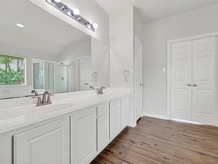 14603 Bladenboro Dr — Photo 38