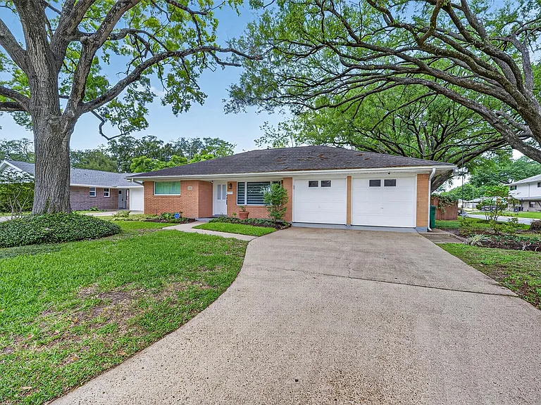 11226 Huggins Dr — Photo 41