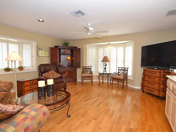 4th image of 1815 Turnberry Ter