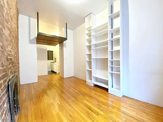 Rented by Manhattan Spaces | media 9