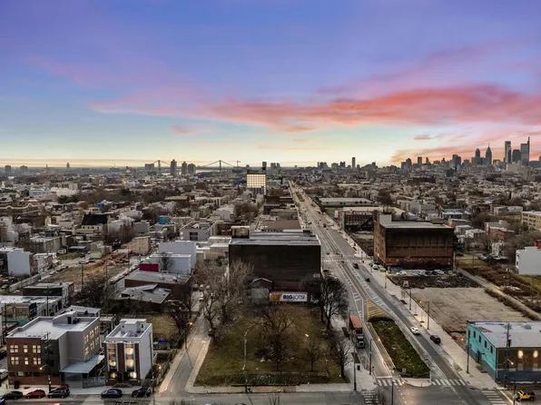 2425 N American St, Philadelphia, PA 19133