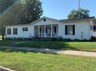 516 E Wood St, Paris, IL 61944